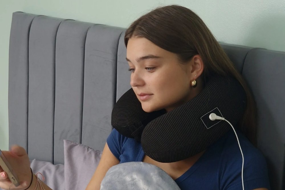 Grounding Neck Pillow